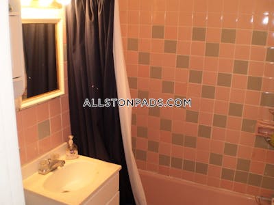 Allston 2 Bed 1 Bath BOSTON Boston - $3,000 No Fee