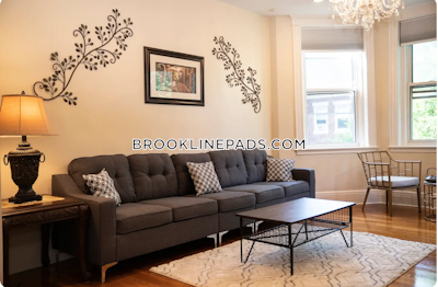 Brookline 2 Beds 1 Bath  Boston University - $4,450 No Fee